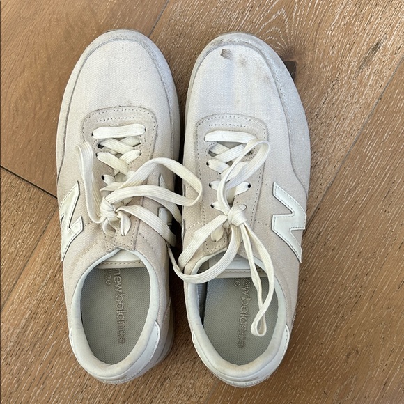 New Balance Cream Sneakers with White Details - Picture 2 of 6